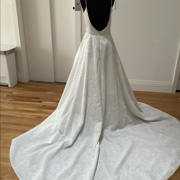 Jardin Blush by Hayley Paige Gown - Picture 4 of 4